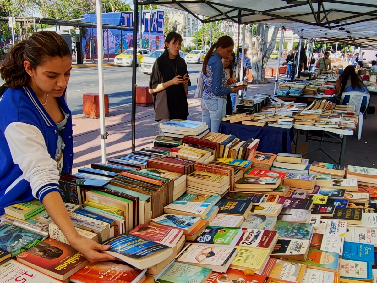 Los usados y antiguos también festejan el día internacional del libro en Guadalajara